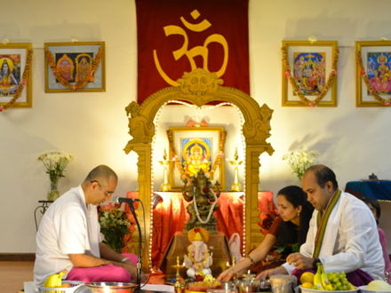 Hindu worship in the home and temple. Full lesson.