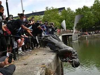 'Hollow' by Vanessa Kisuule-Analysis Worksheets