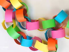 English Features Christmas Paper Chain