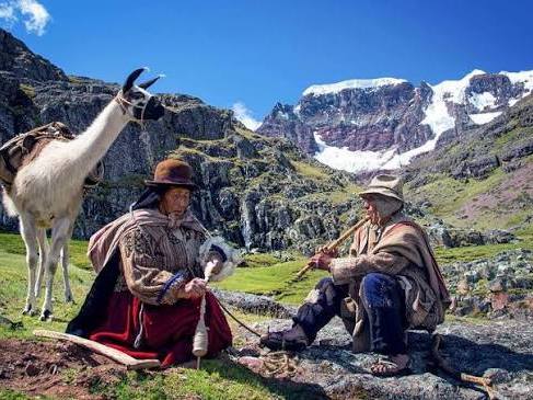 Wiñaypacha (Identidades)