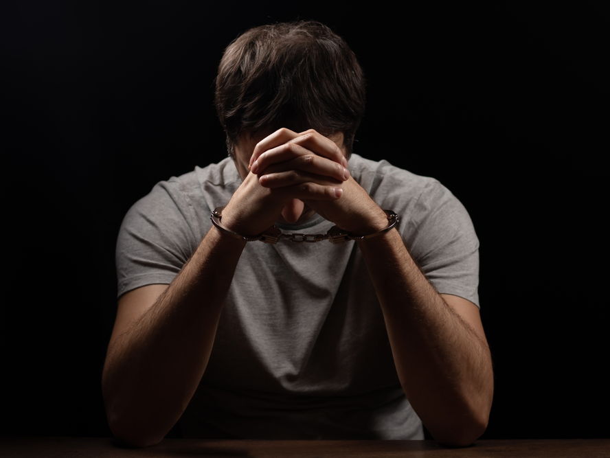 What causes wrongful prison convictions?