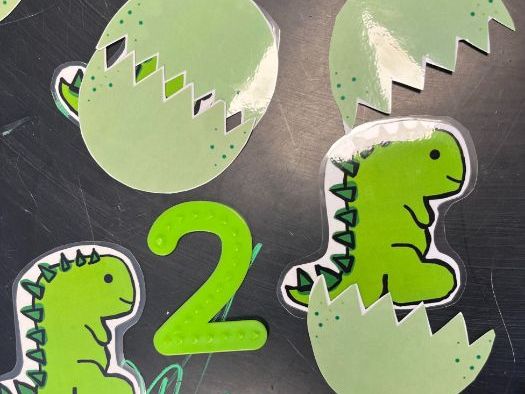 Dinosaur and egg tuff tray activity