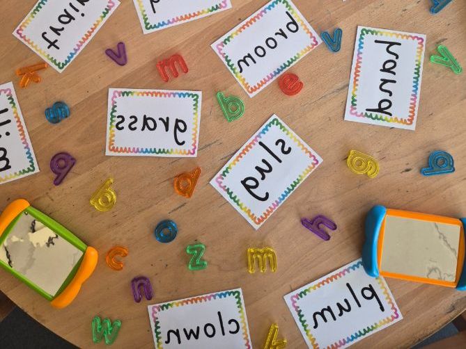 Phase 4 mirror reading words