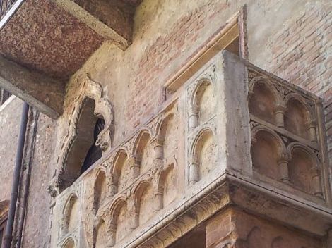 Romeo & Juliet Question - Juliet's difficulties