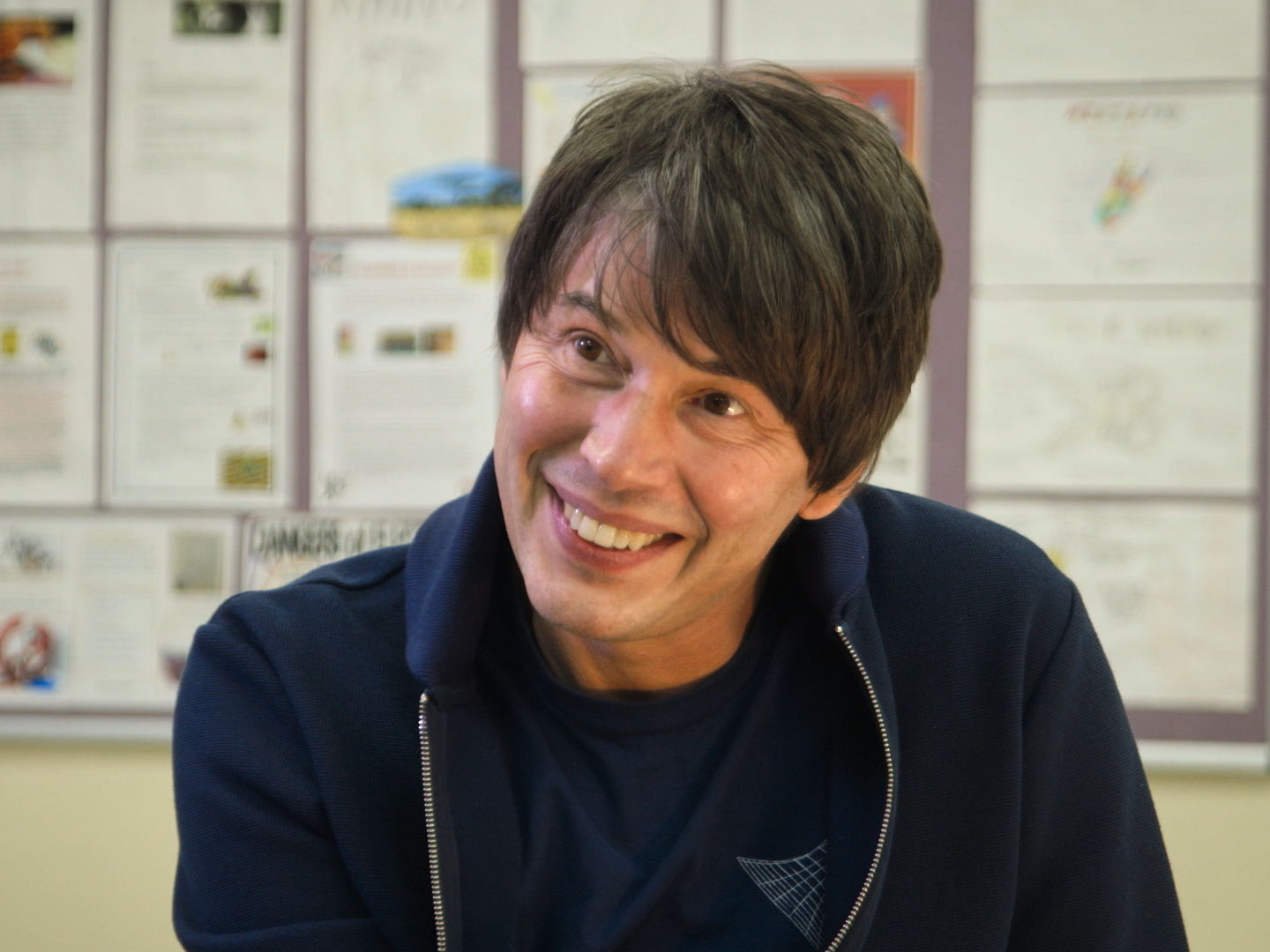 Brian Cox school experiments: What factors affect the pitch and the volume of a sound?