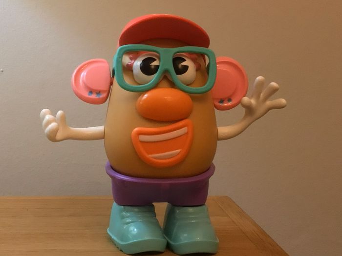 Parts of the body video with subtitles in French.