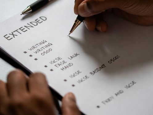 How to respond to EXTENDED WRITING QUESTIONS in 0500 IGCSE L1 Paper 1